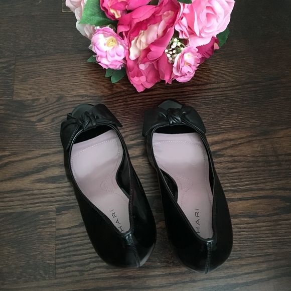 Tahari Peep Toe Fancy Pumps - Open Toe Black Pumps - Picture 5 of 7
